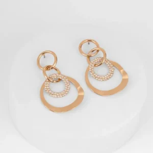 Aretes dorados aros entrelazados